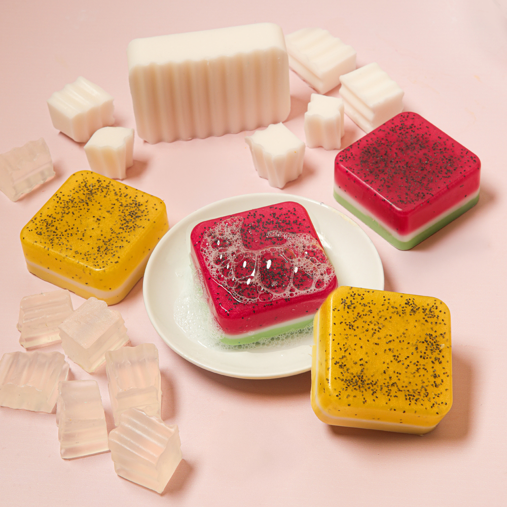 Citrus and Melon Melt and Pour Maker Kit image number null