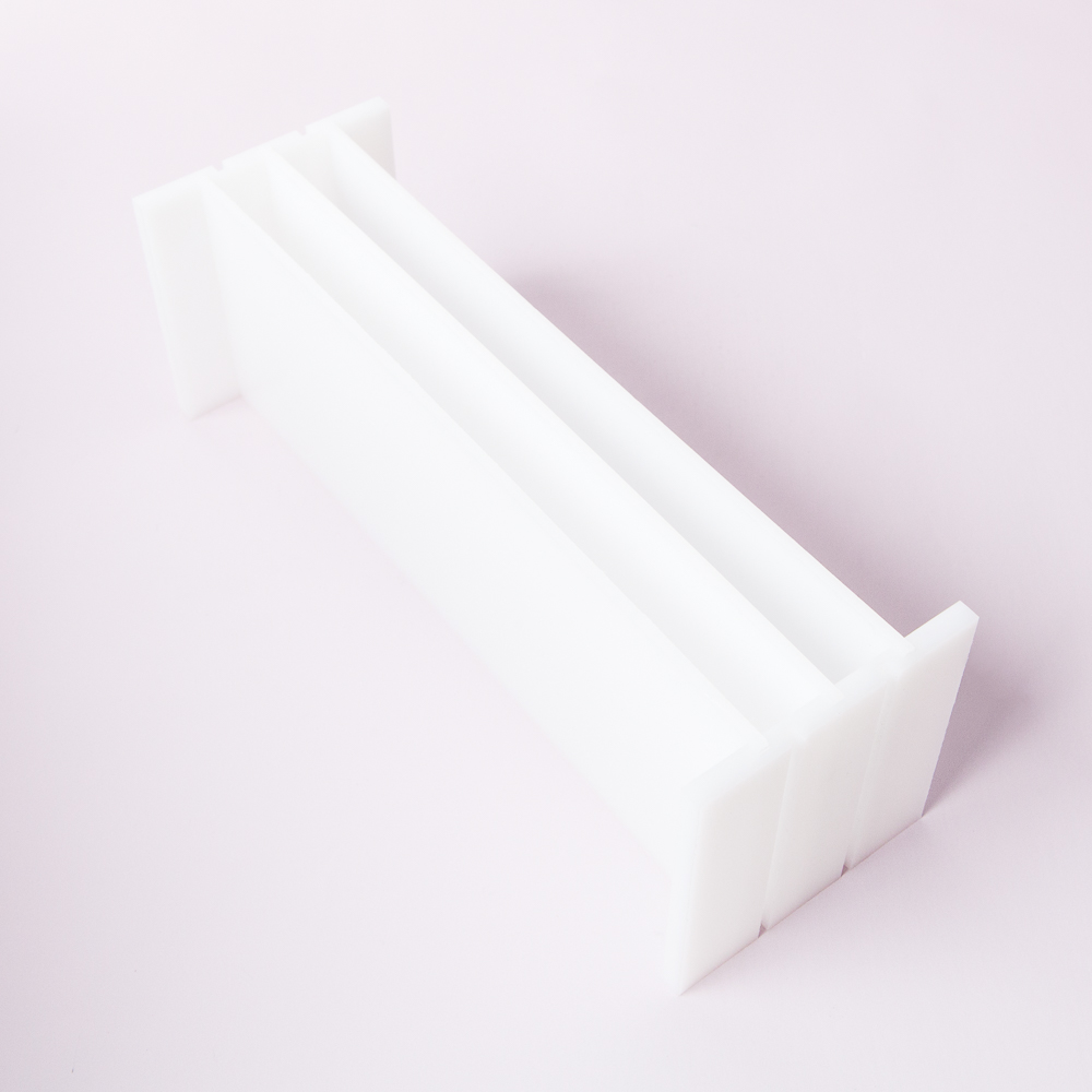 Multi-Pour Tool for 10 inch Silicone Loaf image number null
