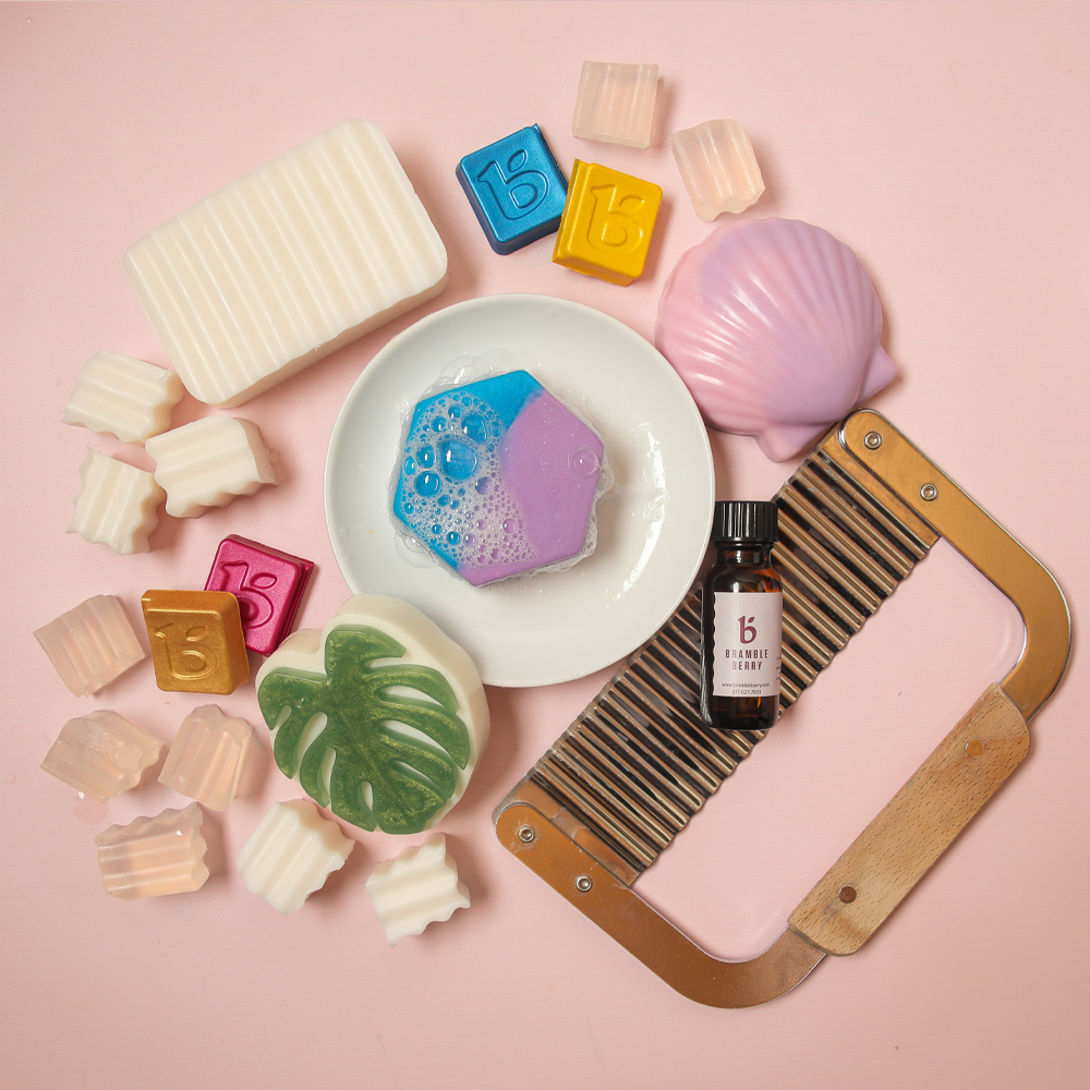 Melt and Pour Beginner Creator Kit image number null